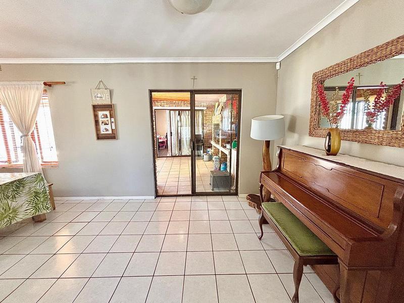 4 Bedroom Property for Sale in Richwood Western Cape